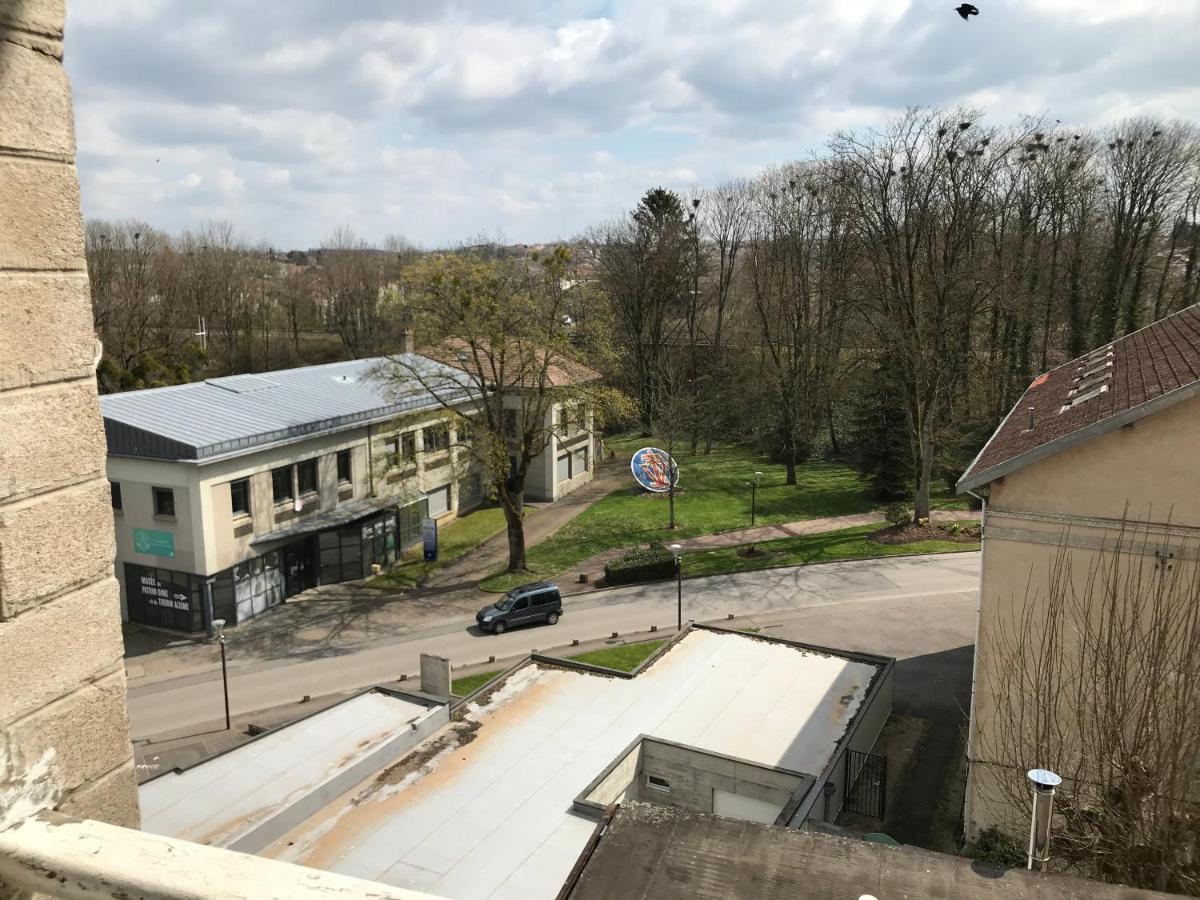 Appartement Studio meublé et lumineux 20m2 à Vittel Extérieur photo