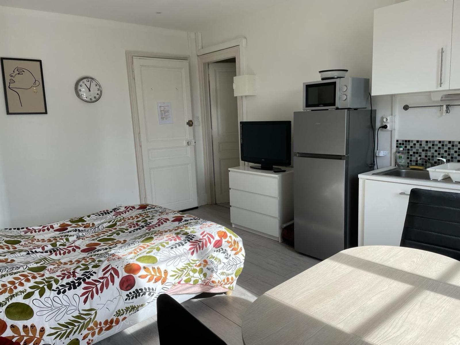 Appartement Studio meublé et lumineux 20m2 à Vittel Extérieur photo